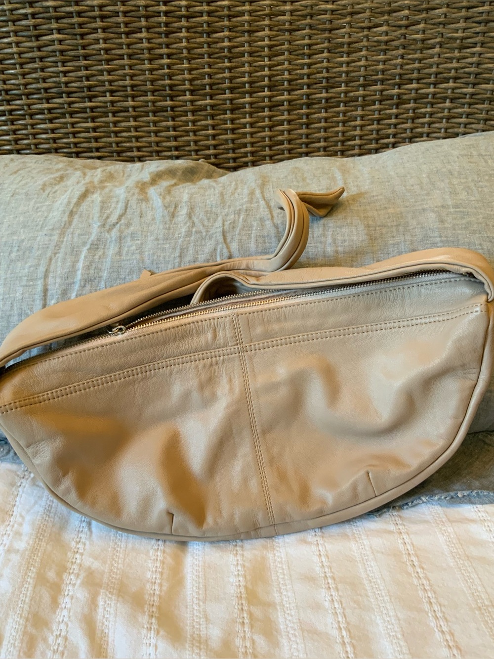 Free People Kaia Soft Cream Leather Sling Crossbody Bag with Knot Detail - Picture 4 of 10